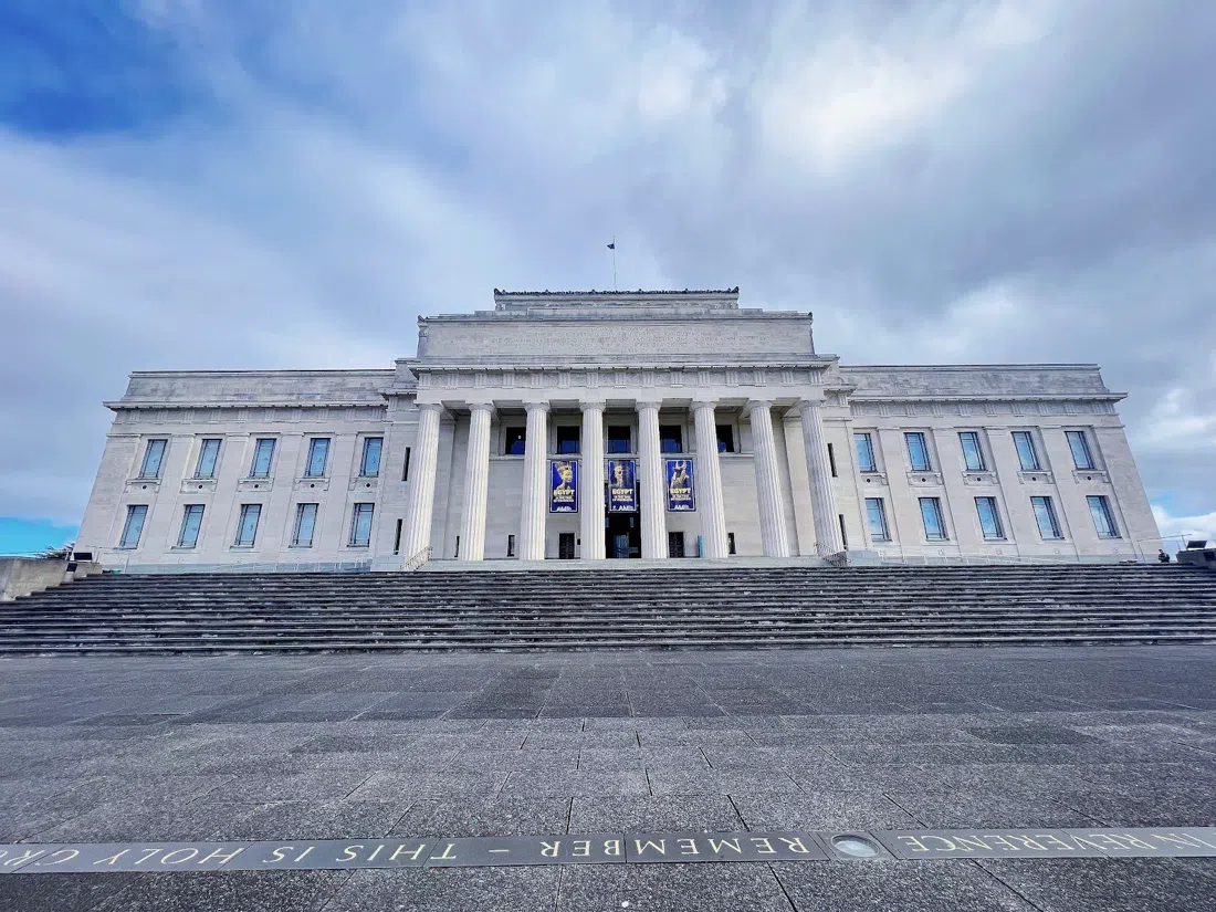 Auckland War Memorial Museum — Māori Cultural Performance, Auckland