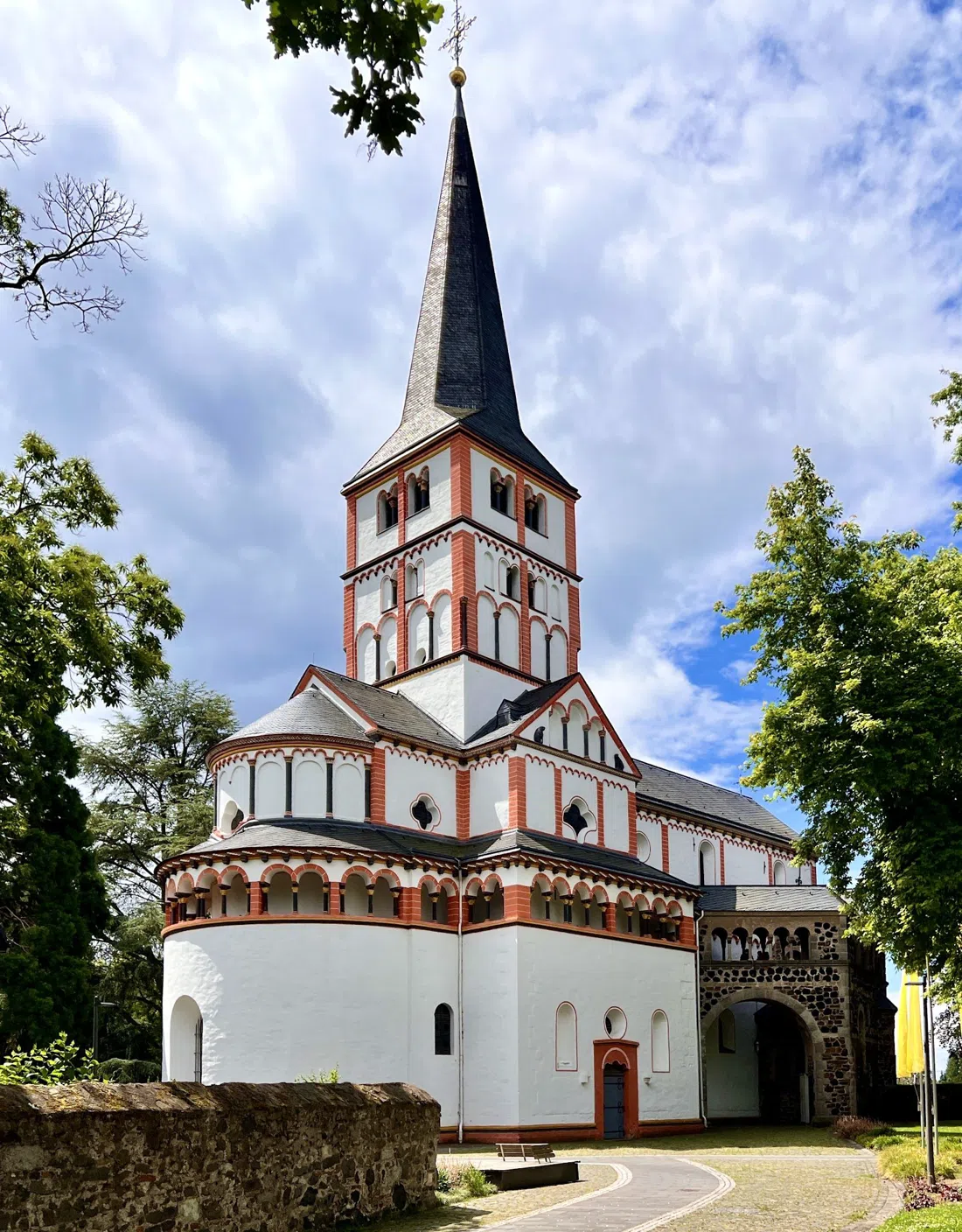 Weihnachtsmarkt an der Doppelkirche Schwarzrheindorf, Bonn