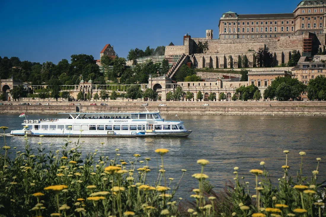 Mahart PassNave — Prosecco Cruise, Budapest
