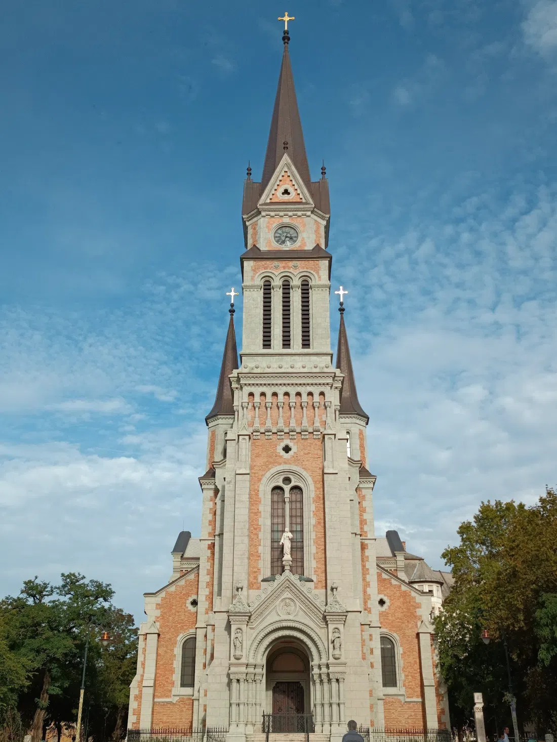 Bakáts tér and the Ferencváros Parish Church (St Francis of Assisi), Budapest