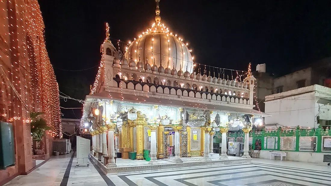 Hazrat Nizamuddin Dargah, Delhi