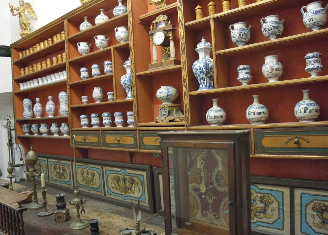 Franciscan Monastery of the Friars Minor (Mala braća) and the Old Pharmacy, Dubrovnik