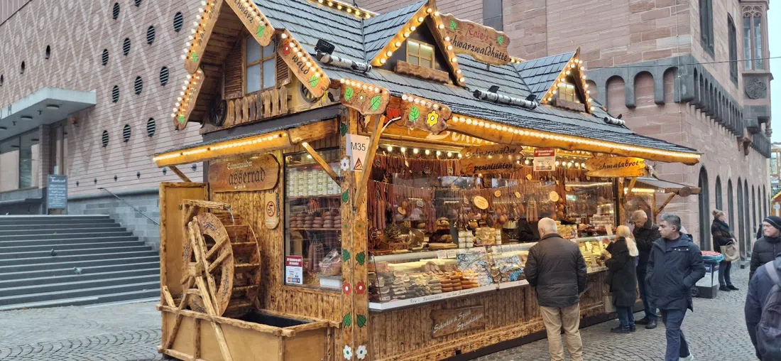 Frankfurter Weihnachtsmarkt — Römerberg, Frankfurt