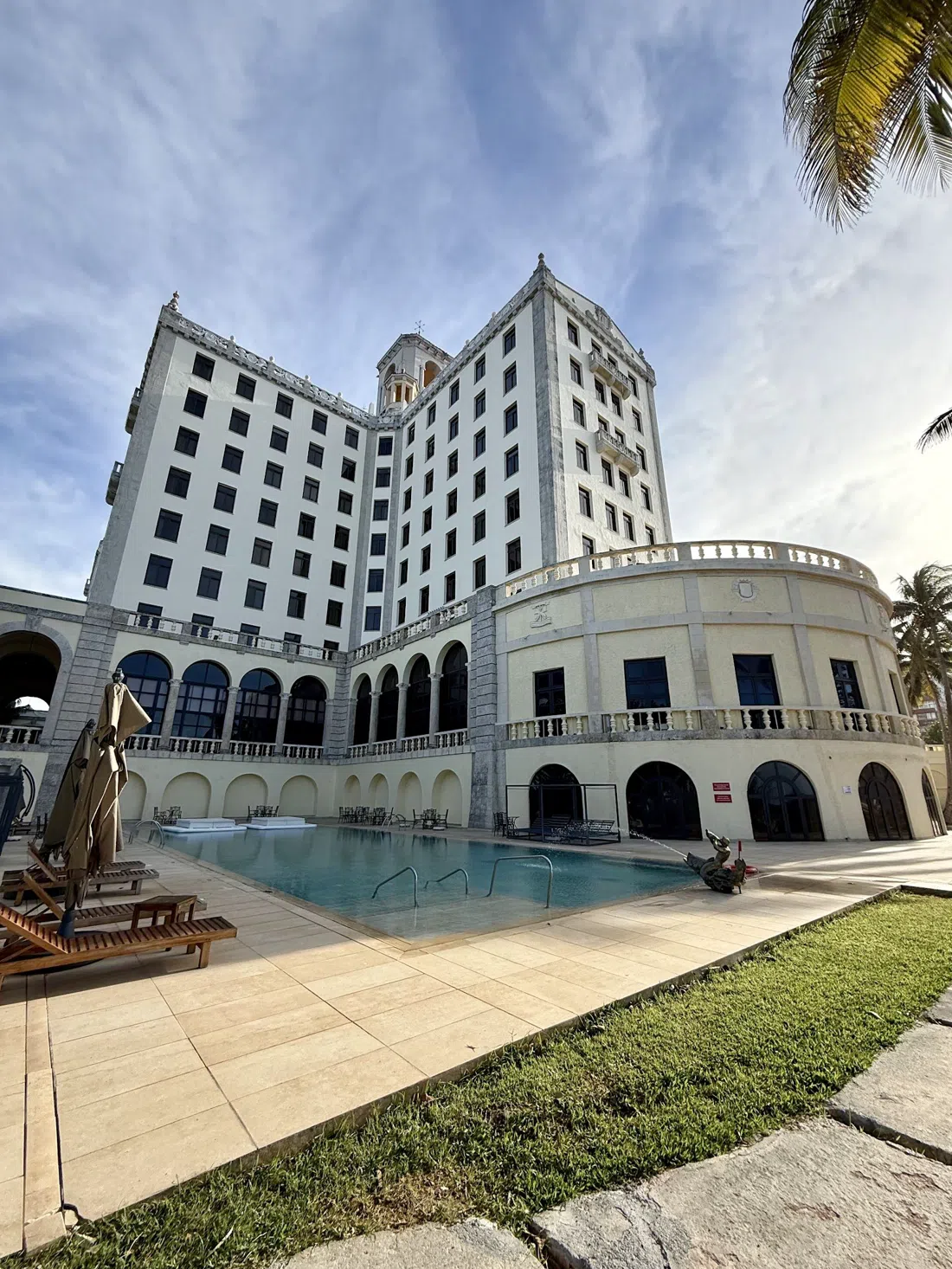 Hotel Nacional de Cuba — La Casa del Habano & upstairs cigar lounge, Havana