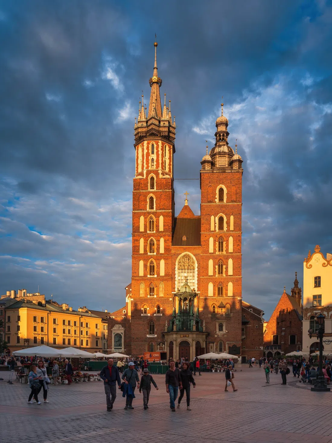 St Mary's Basilica (Bazylika Mariacka) and the Bugle Tower, Krakow